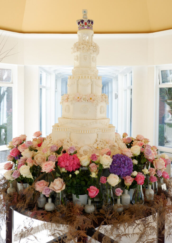 Show-stopping Wedding Cakes By Yevnig - Four seasons Hamphire