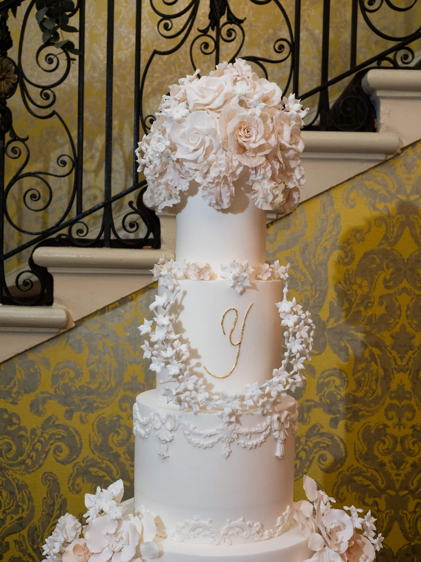 Rosalind By Yevnig Luxury Wedding Cakes Hedsor House John Nassari