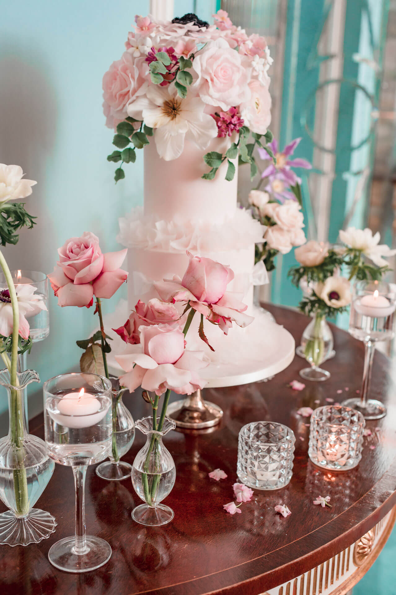 By Yevnig Luxury Wedding Cakes Sophia The Lanesborough Chelsea White Photography