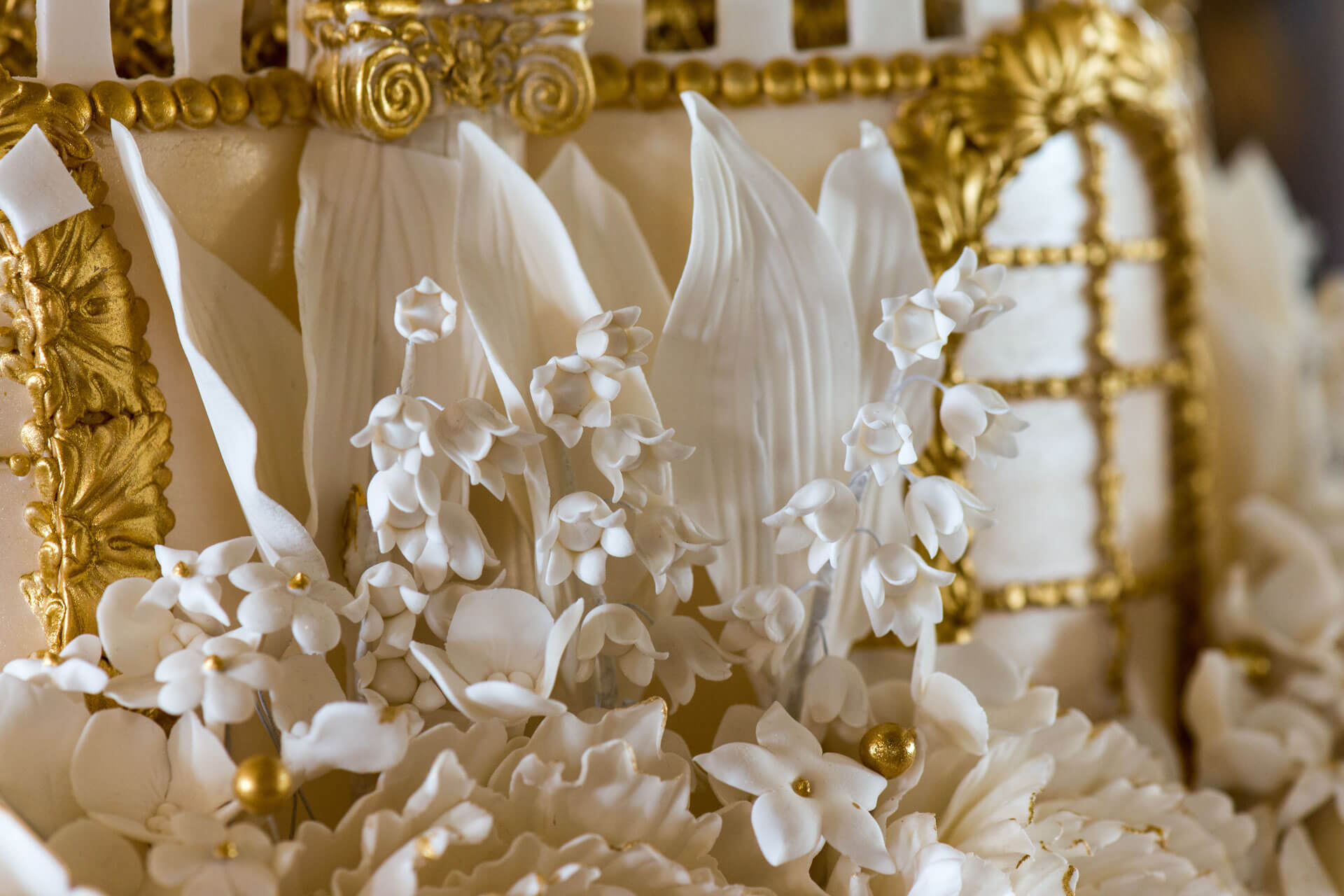 Cliveden Wedding Cake By Yevnig Cliveden House Xavier Walker sugar flower detail