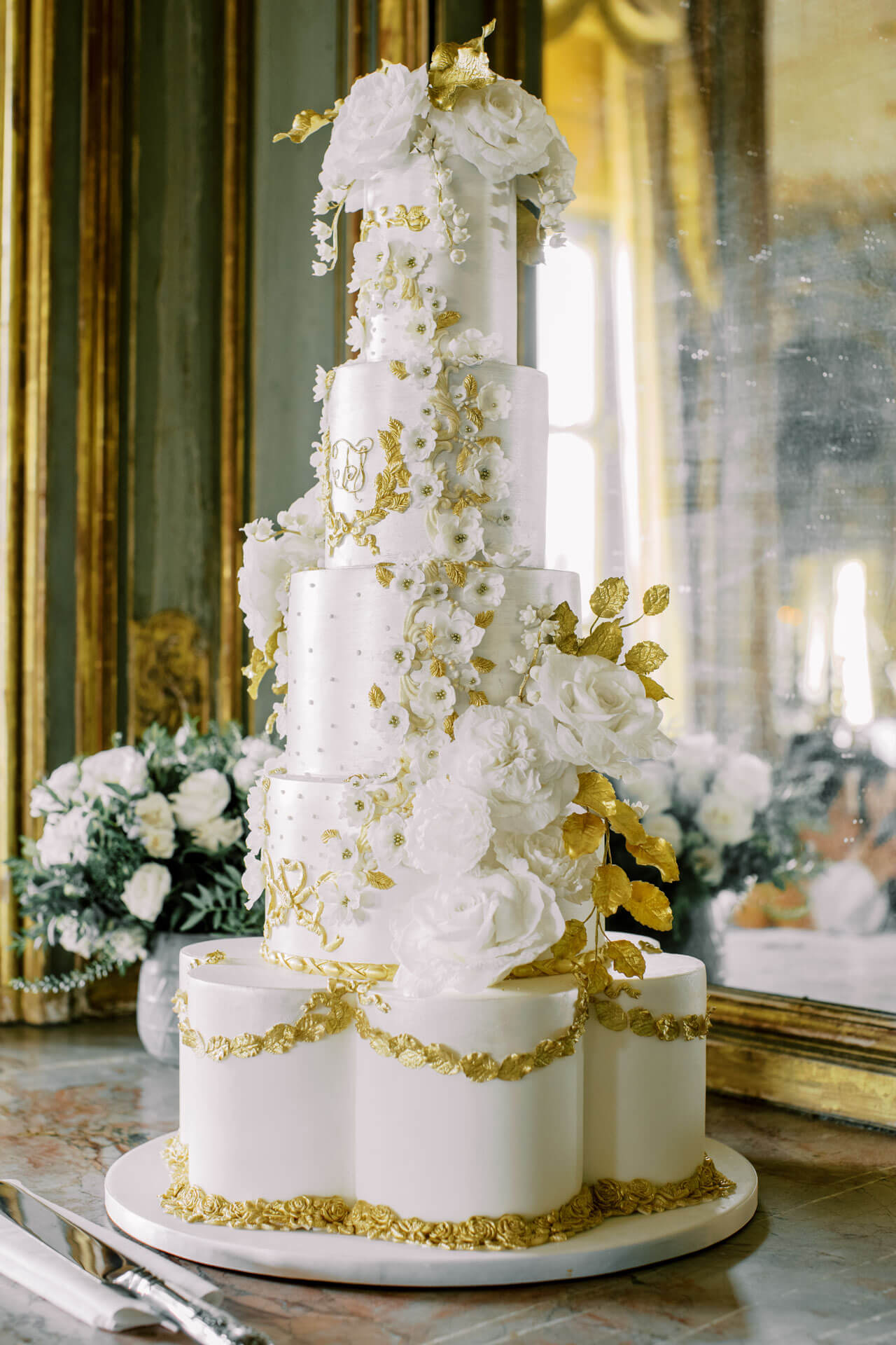 Theodora By Yevnig Luxury Wedding Cakes Cliveden_House_Wedding_T&amp;S_@andyourstory