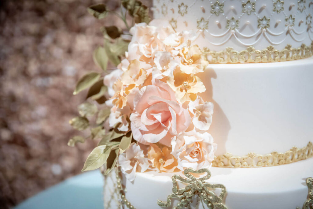 Unique Luxury Wedding Cakes By Yevnig Elizabeth Corinthia London