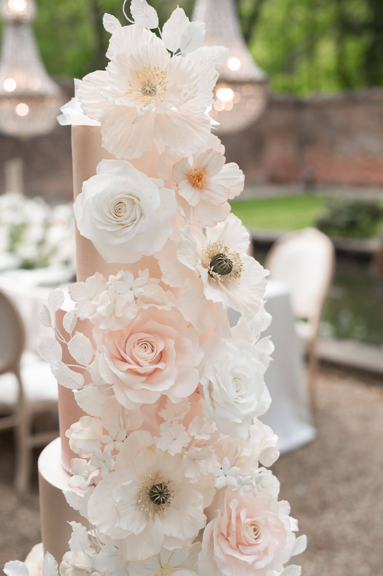 Angelica By Yevnig Luxury Wedding Cakes Wooton House, Chelsea White Photography, Luxus Events