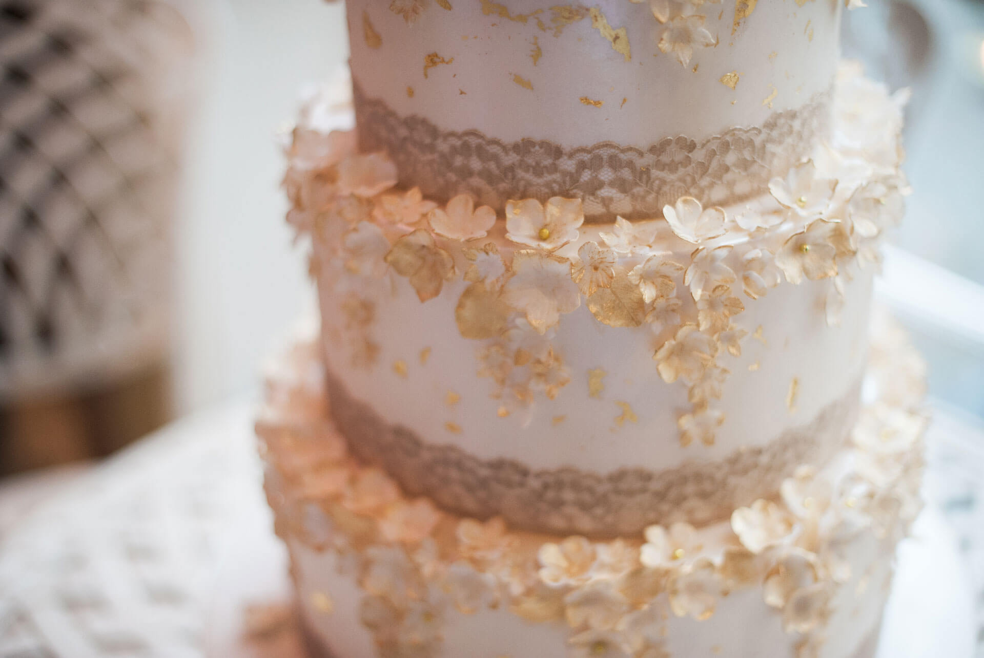 By Yevnig Golden Elegance Luxury Wedding Cake (detail)
