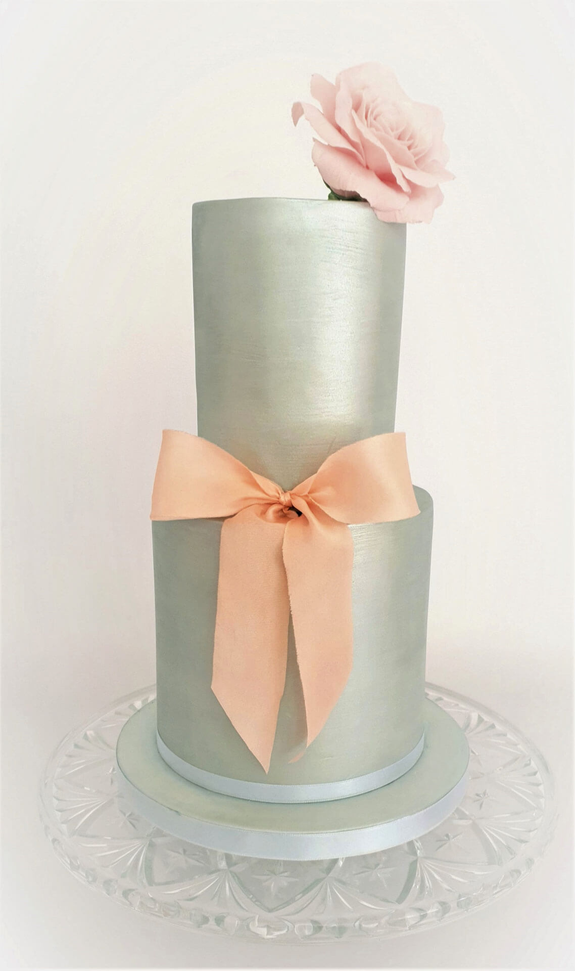 By Yevnig Luxury Special Occasion Party Cakes - satin shine