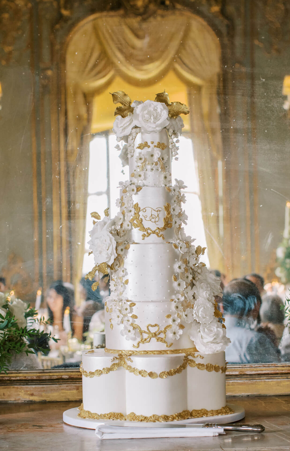 Theodora By Yevnig at Cliveden House Luxury Wedding Cake photo-@andyourstory