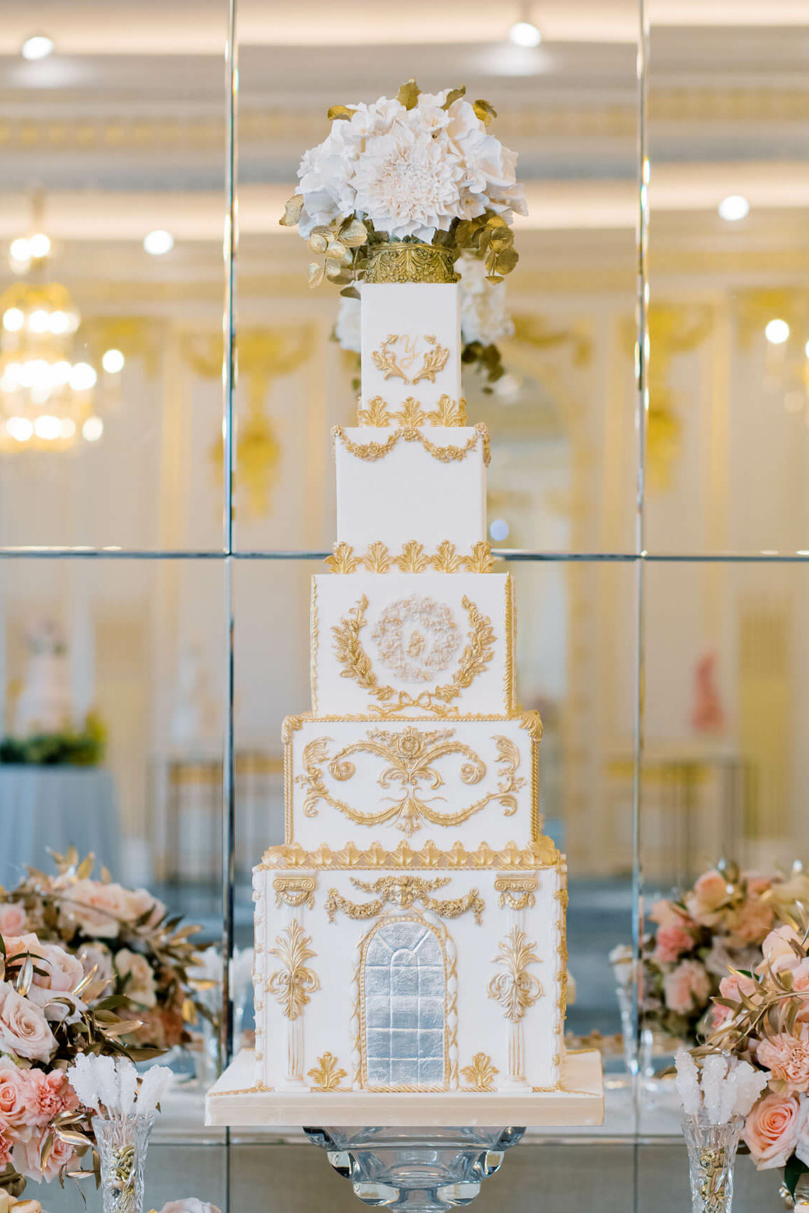 By Yevnig statement luxury wedding cake at Mandarin Oriental, Hyde Park
