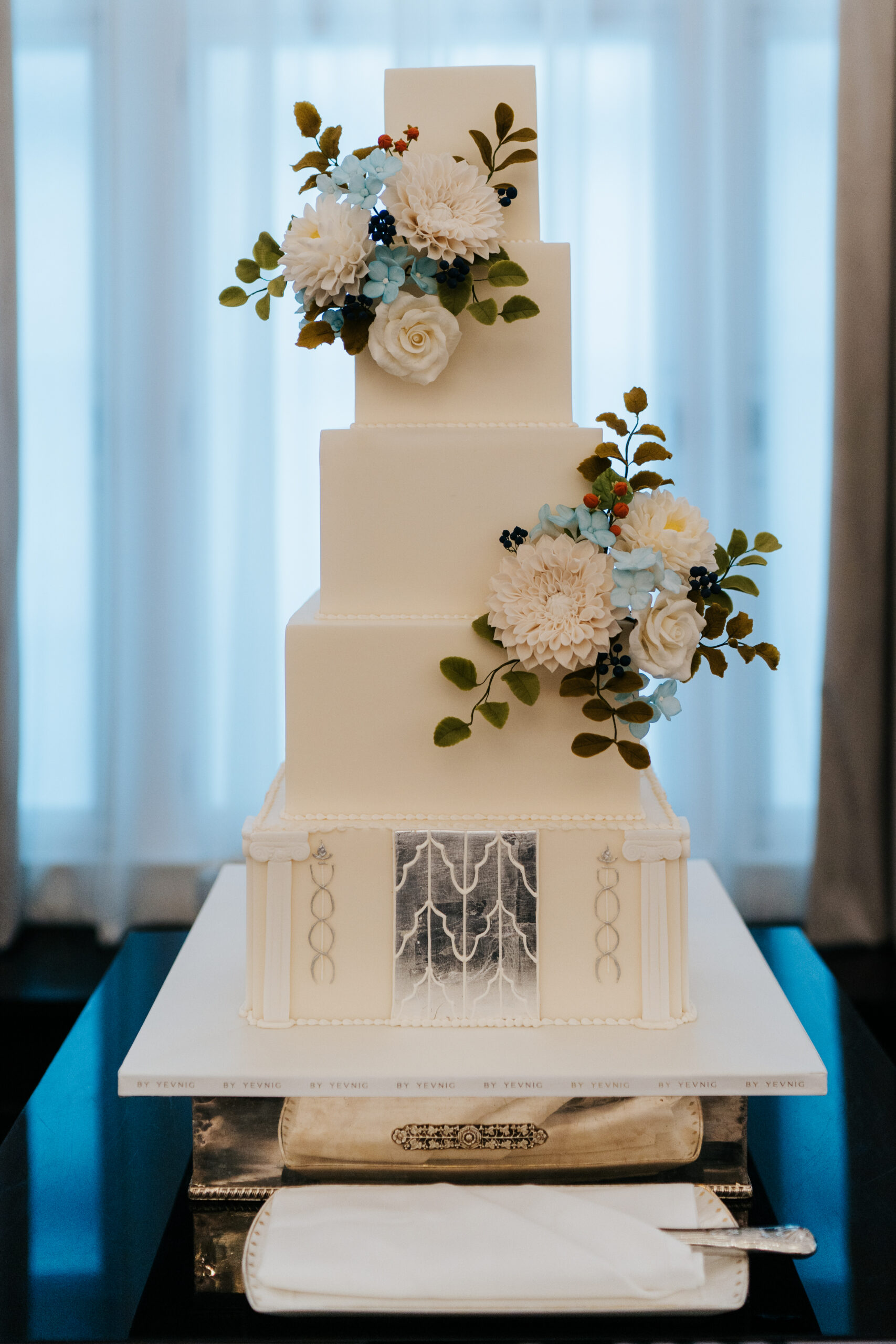 Art Deco luxury By Yevnig wedding cake inspired by Claridge's Hotel