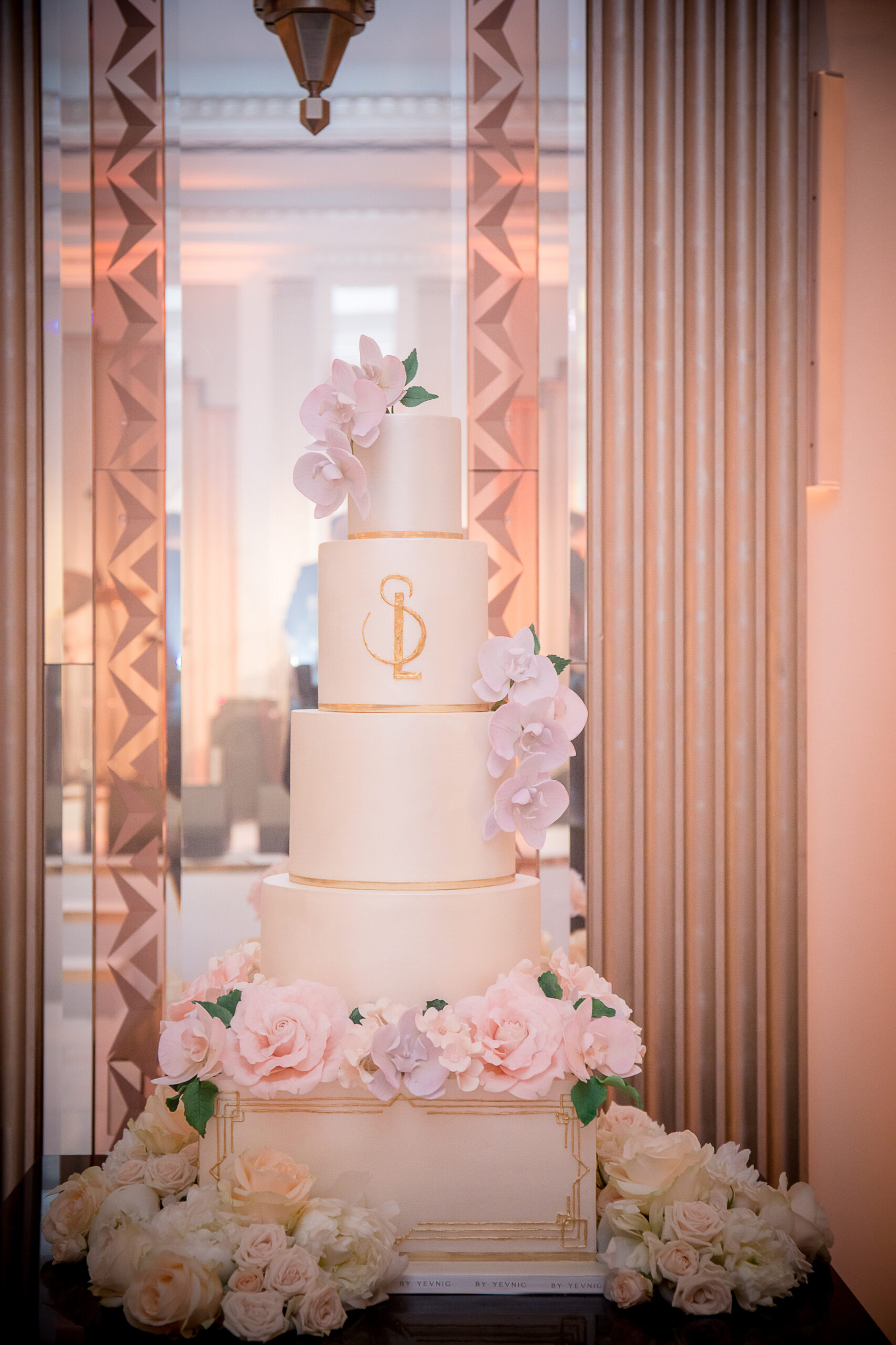 Art Deco Chic luxury wedding cake By Yevnig for Orchid Events at Claridge's Hotel, by Promise Photography